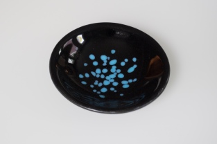 5" bowl with cyan spots